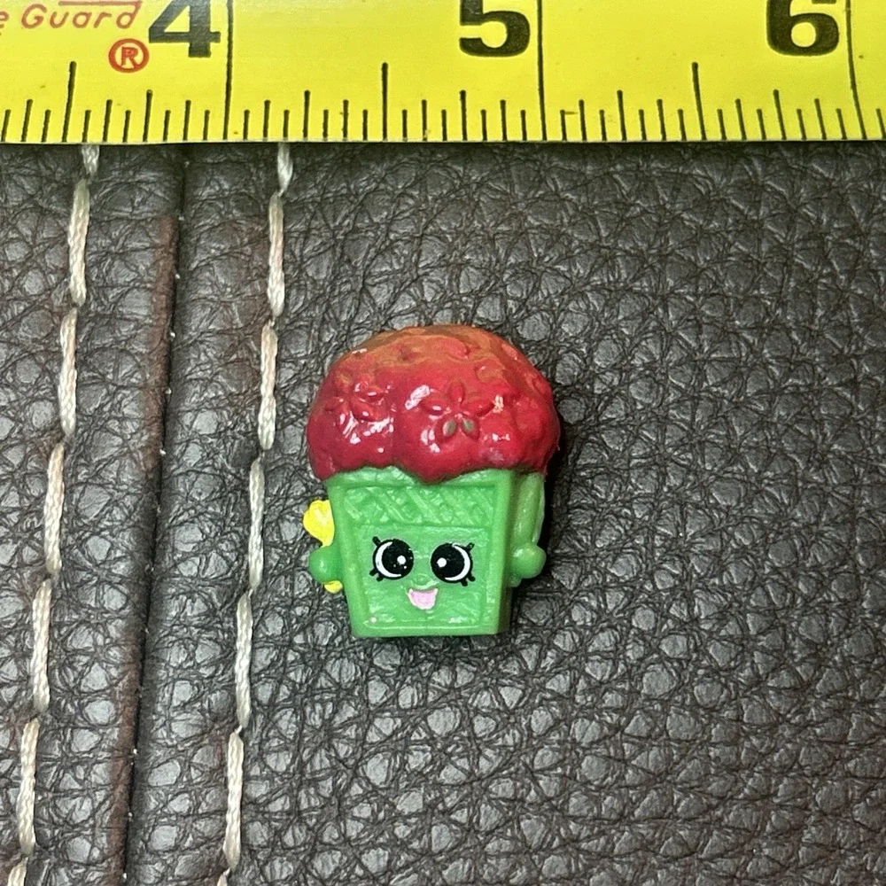 Shopkins season figure